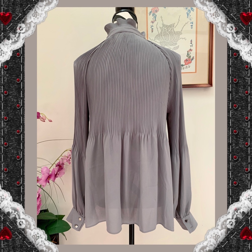Banana Republic Tied Neck Pleated Blouse - Picture 3 of 8